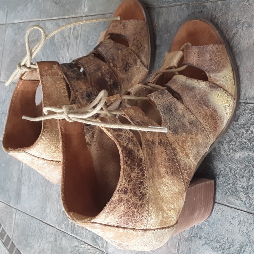 Diba.True Sandles